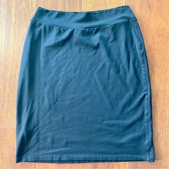 Susana Monaco Signature Stretch Knit Straight Pencil Black Skirt size Small - Picture 2 of 9